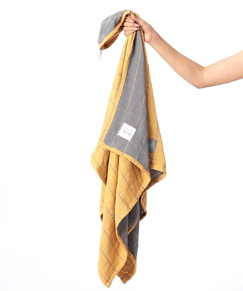 Banana Double Cloth Bath Towels, Golden Ochre | Canister